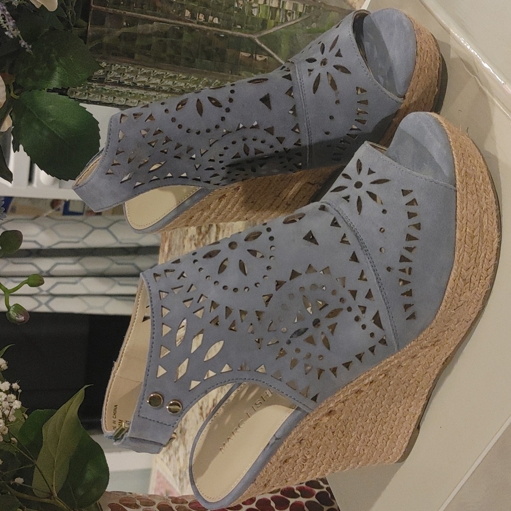 Platform sandals blue suede